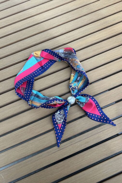 Pearl Fasten Bow Scarf | Regency