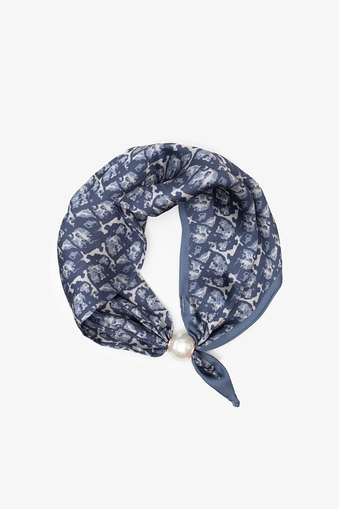 Pearl Fasten Bow Scarf | Admiral