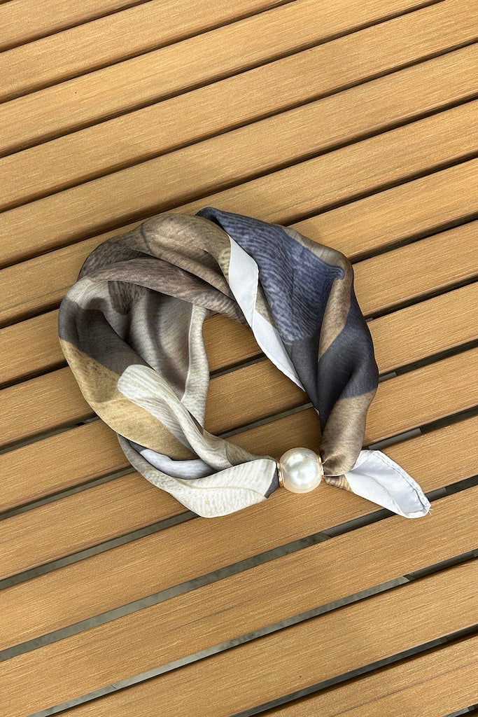 Pearl Fasten Bow Scarf | Riverstone