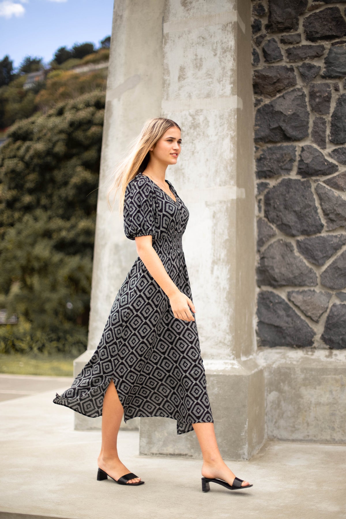 Skillful Midi Dress - Mono Stitch