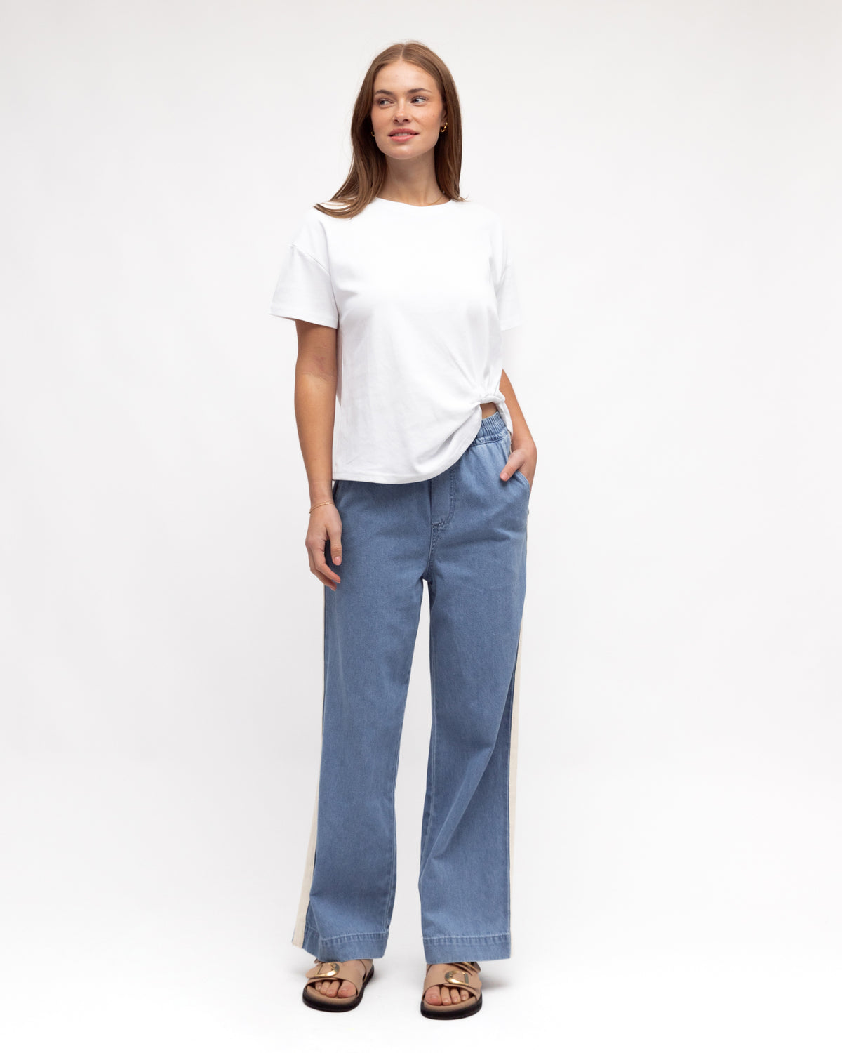 Wide Leg Jeans with Stripe - Light Wash
