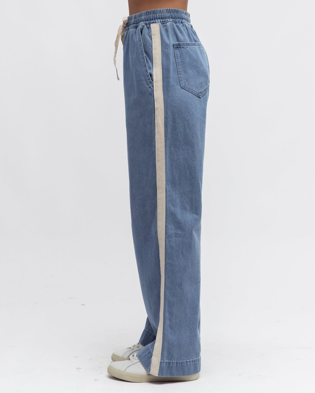 Wide Leg Jeans with Stripe - Light Wash