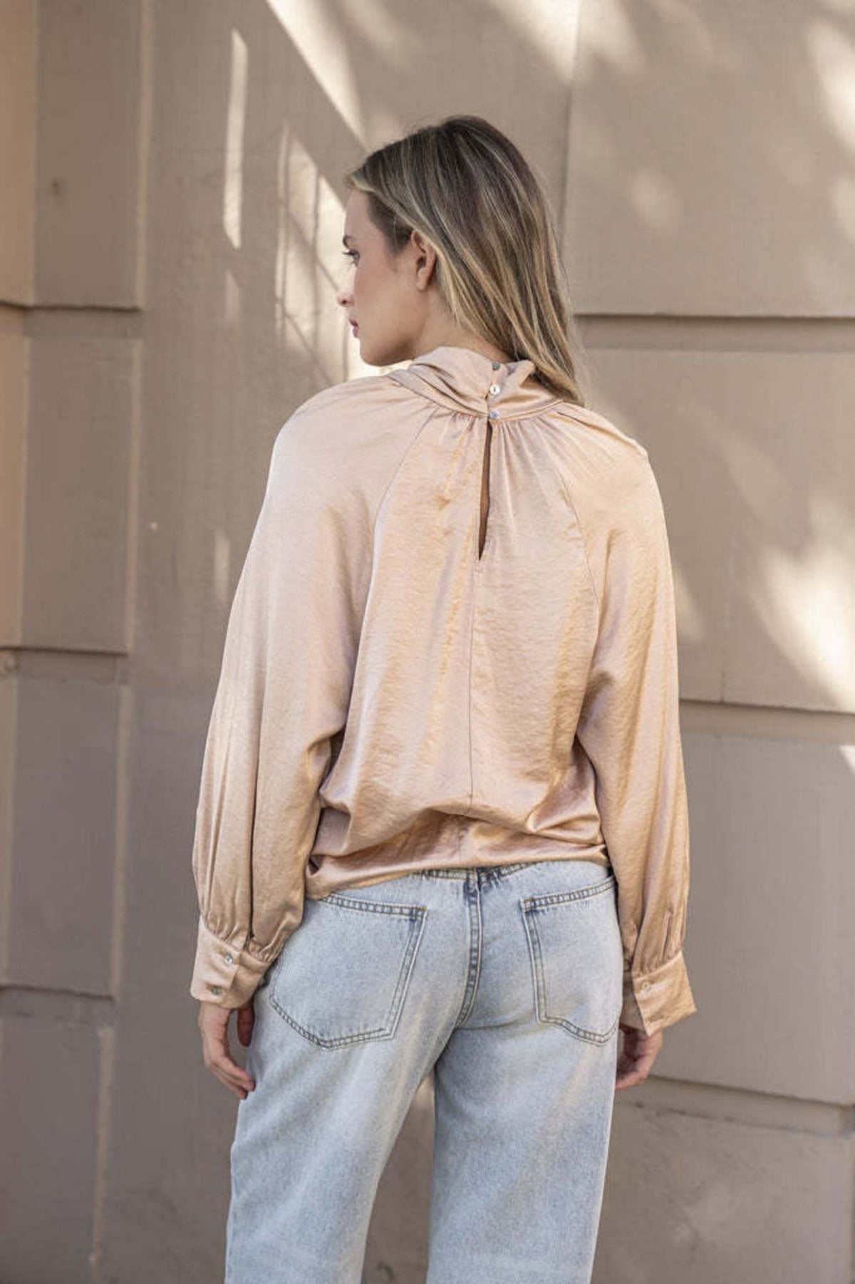 Noa Knot Collar Shirt | Champange
