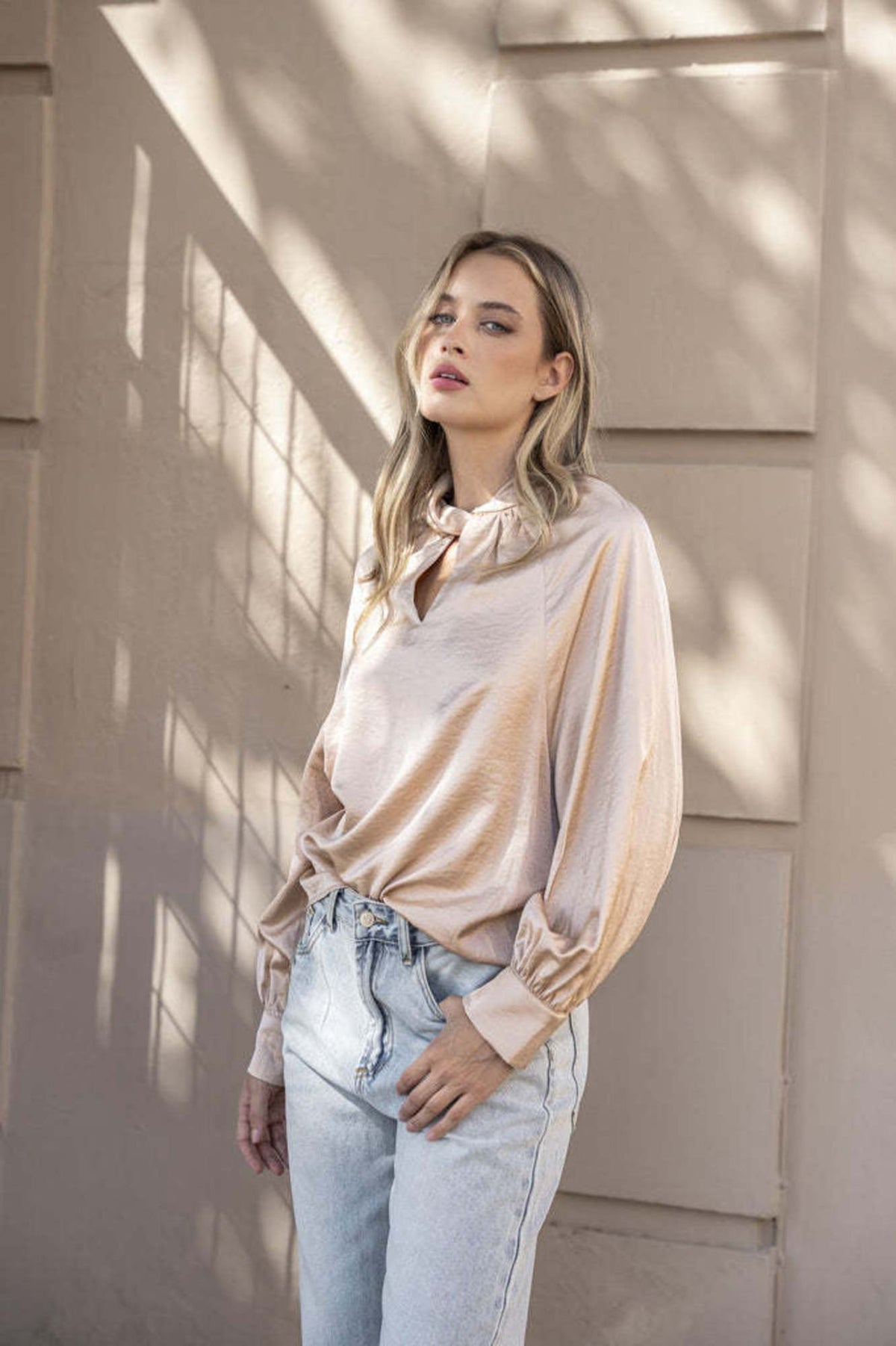 Noa Knot Collar Shirt | Champange