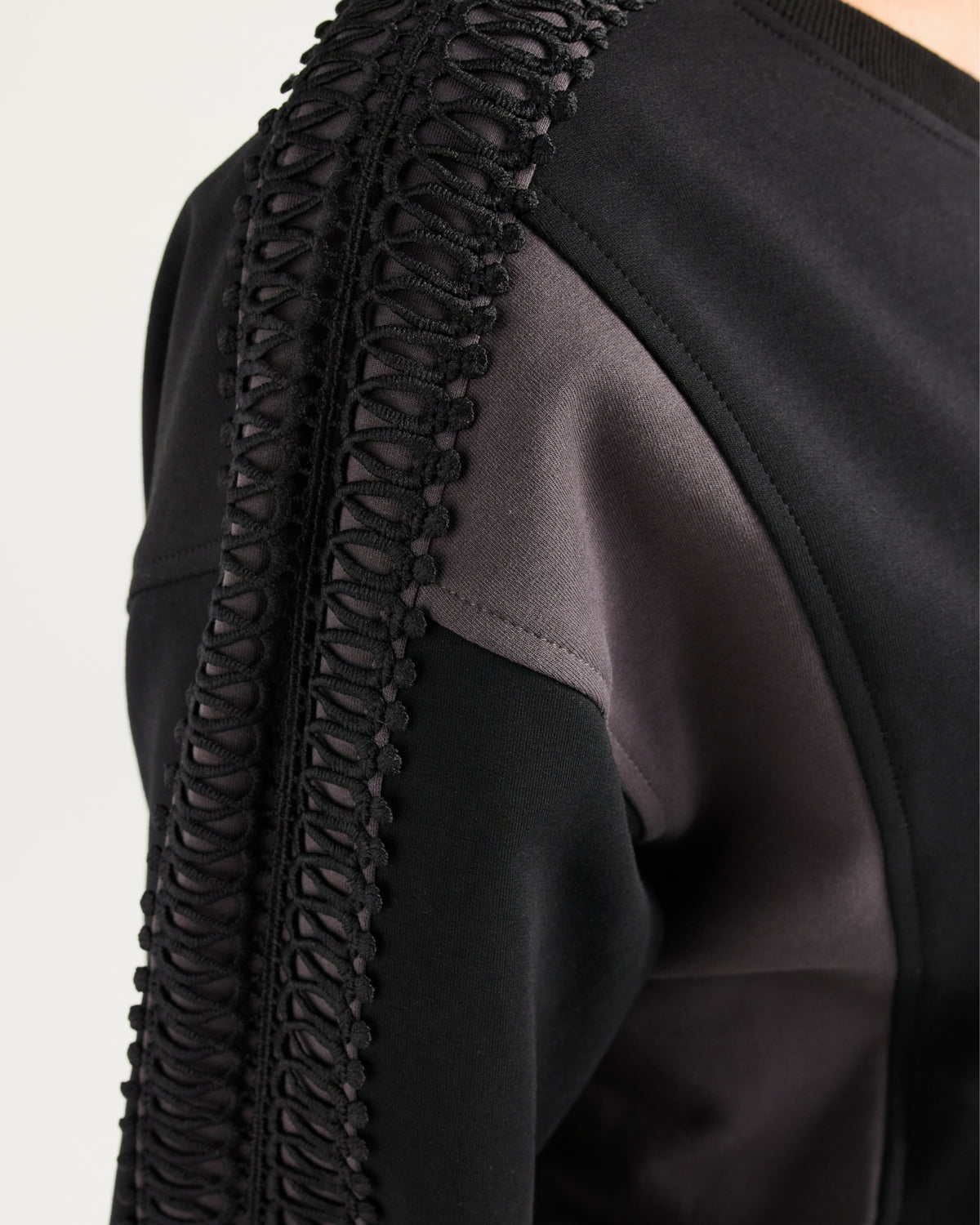 Maren Jumper | Black & Grey