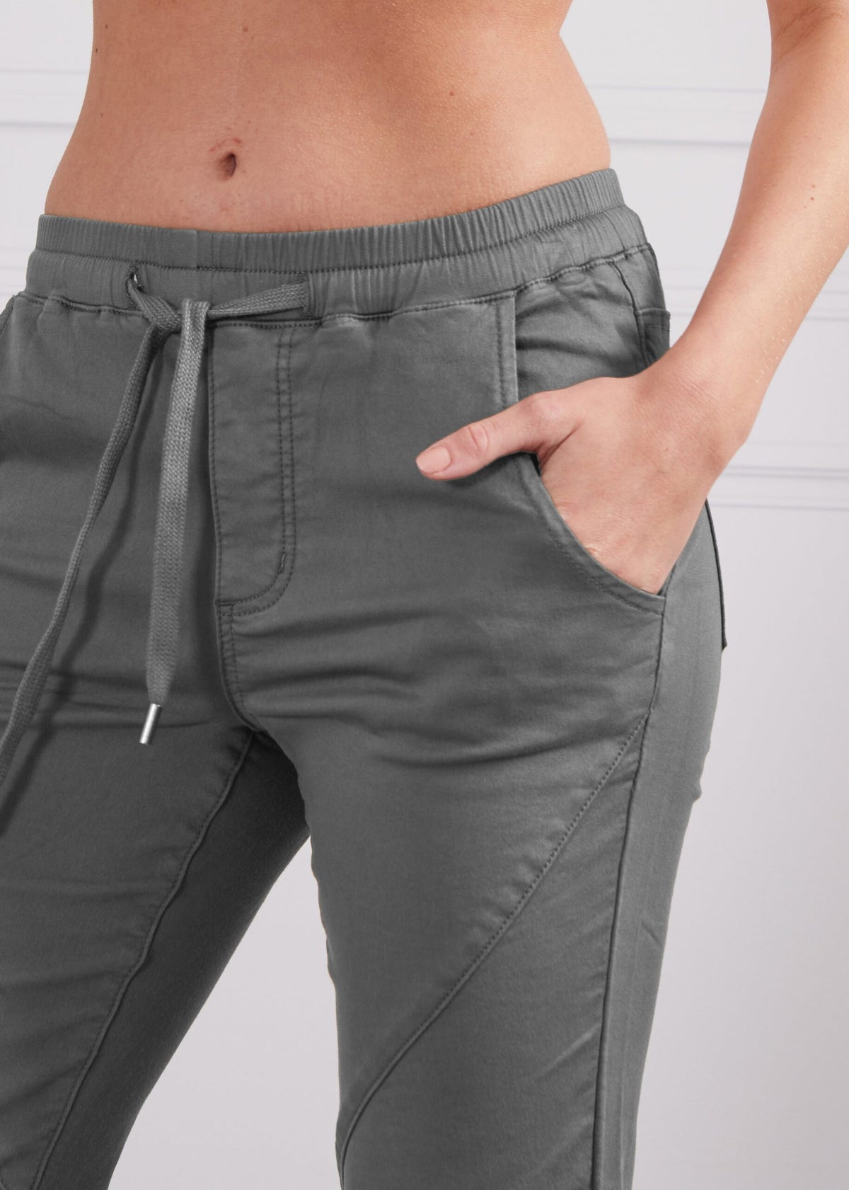 Blake Jogger Jean - Gun Metal