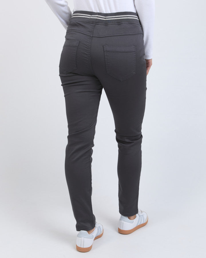 Sylvia Jogger