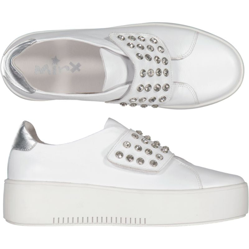 Zena Stud Sneker - White / Silver Stud